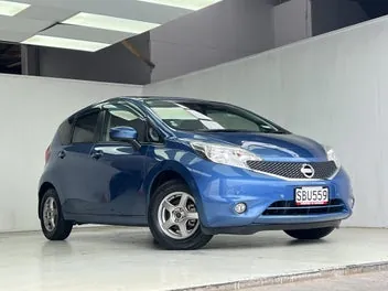 Nissan Note 2015 photo 2