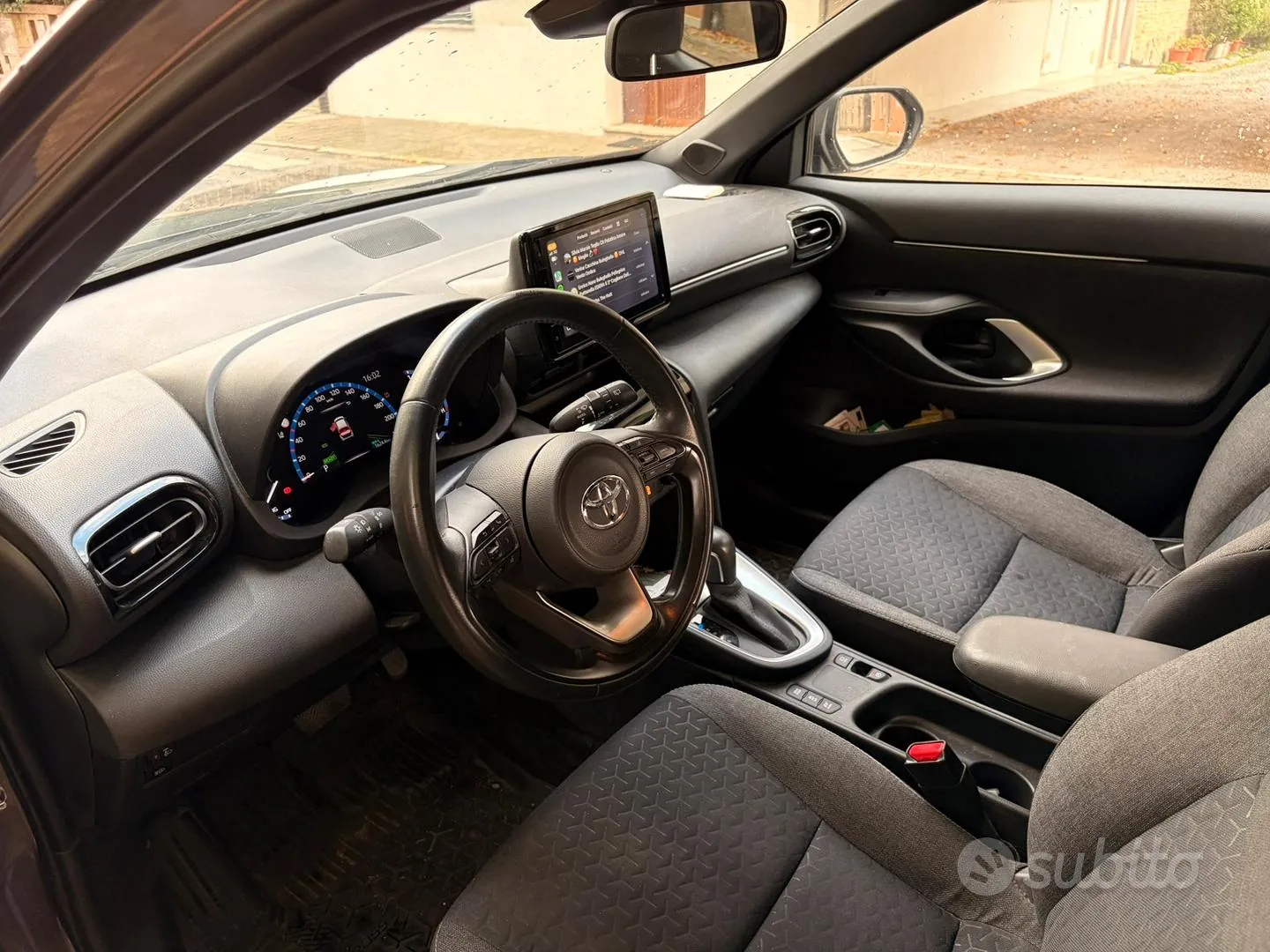 Toyota Yaris Cross 2024 photo 3