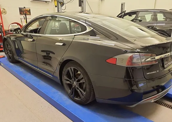 Tesla Model S 2014 photo 3