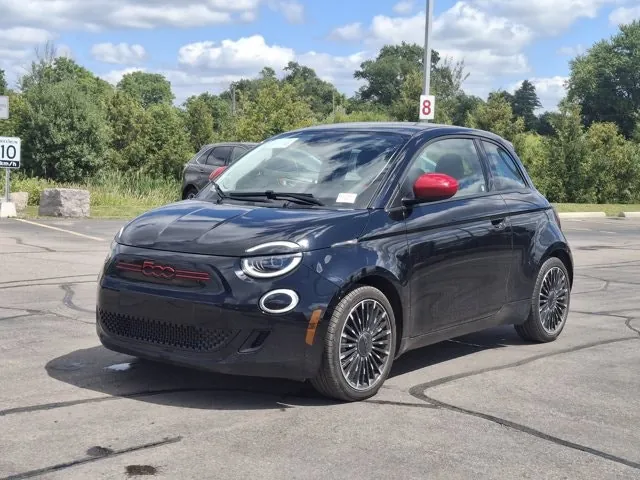 Fiat 500E 2024 photo 2