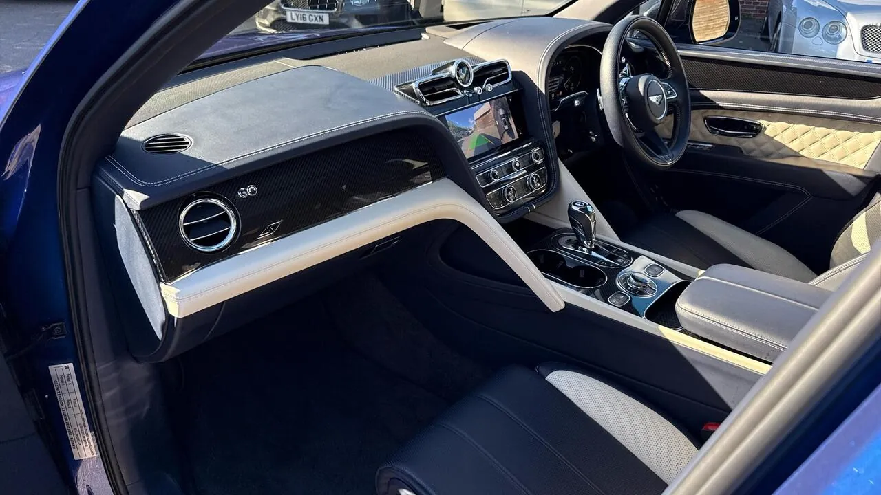 Bentley Bentayga 2022 photo 2