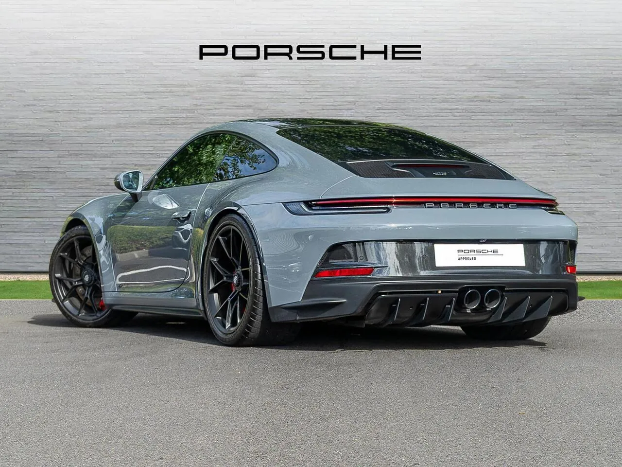 Porsche 911 2023 photo 2