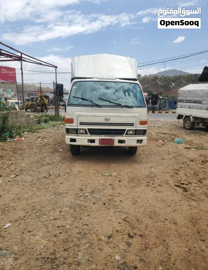 Daihatsu Daihatsu Dina 2002 photo 2
