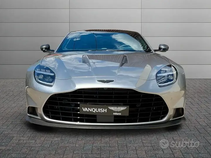 Aston Martin Vanquish photo 3