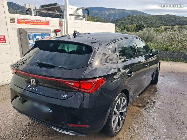 Seat Leon 2022 photo 2
