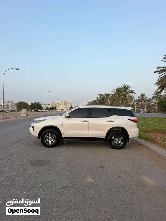 Toyota Fortuner 2021 photo 4