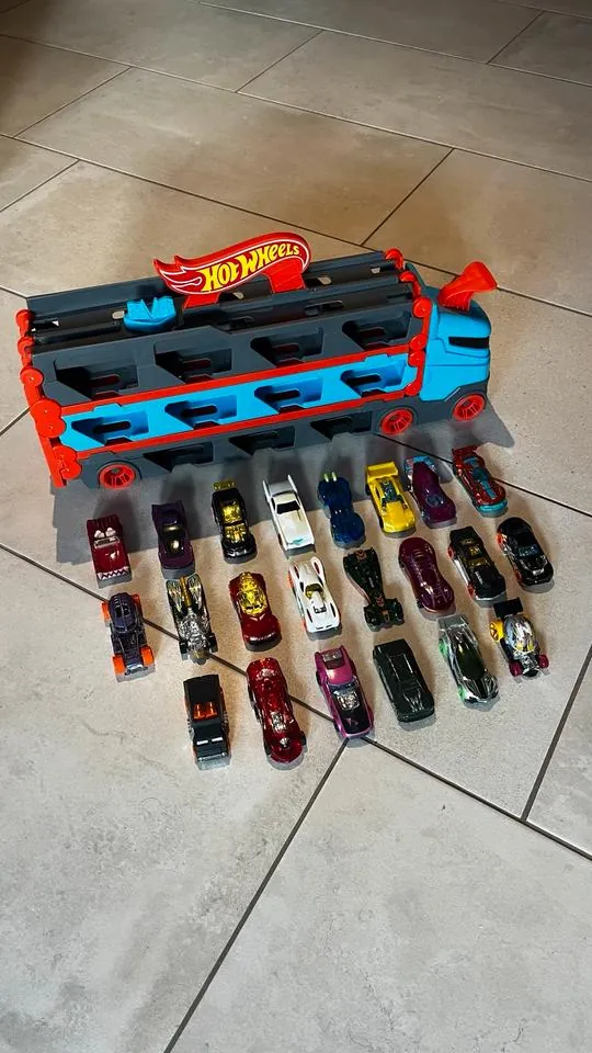 Hot Wheels Transporter