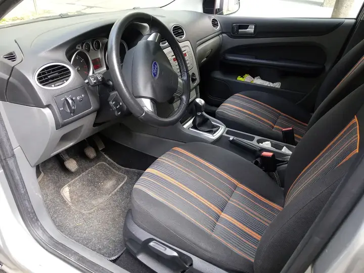 Ford Focus 2008 photo 2