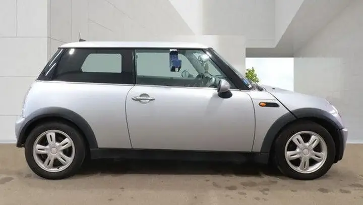 Mini Hatch 2006 photo 5