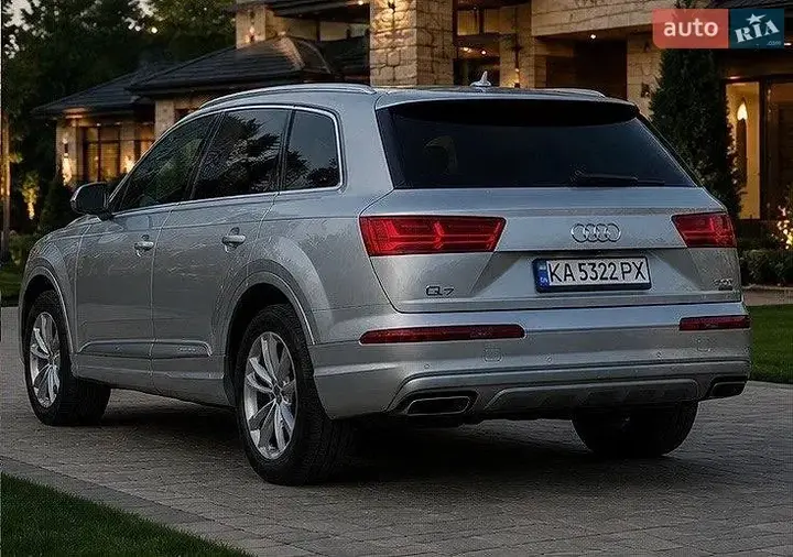 Audi Q7 2017 photo 2