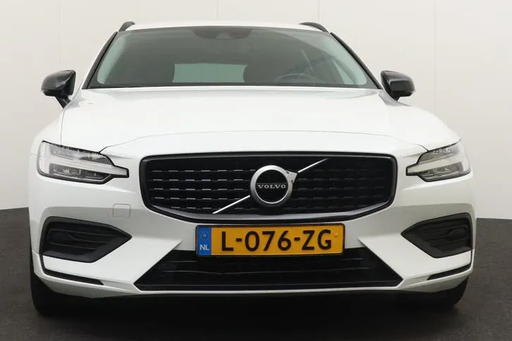 Volvo V60 2021 photo 3