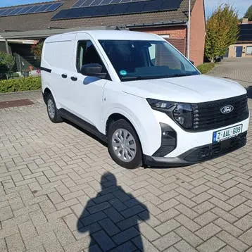 Ford Transit Courier 2024 photo 2
