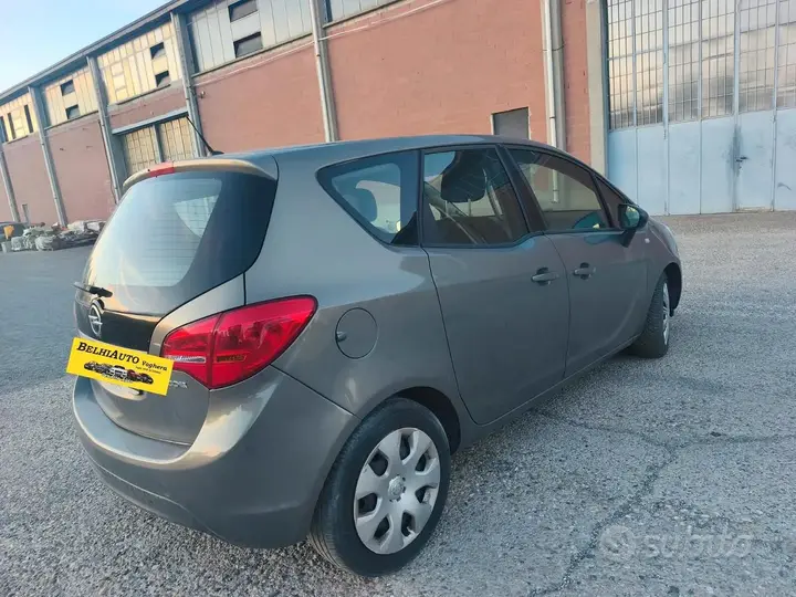 Opel Meriva 2011 photo 2