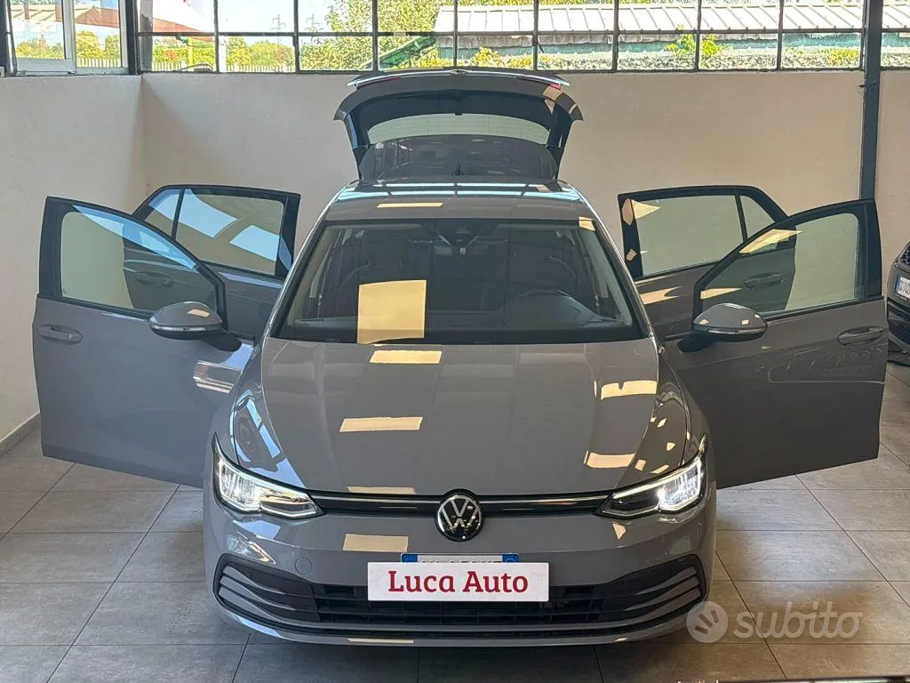 Volkswagen Golf 2022 photo 2