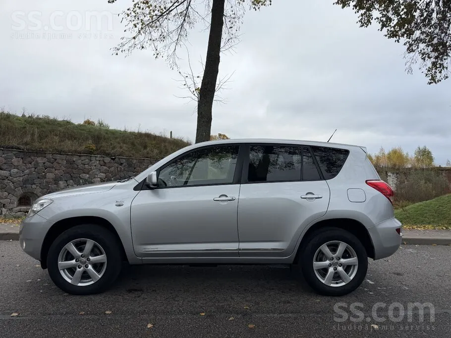 Toyota Rav4 2009 photo 2