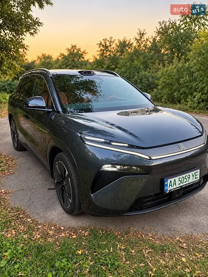 BYD Tang L