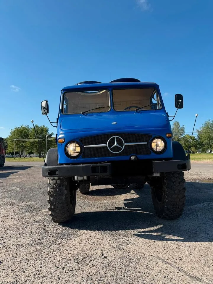 Mercedes-Benz Unimog 404S