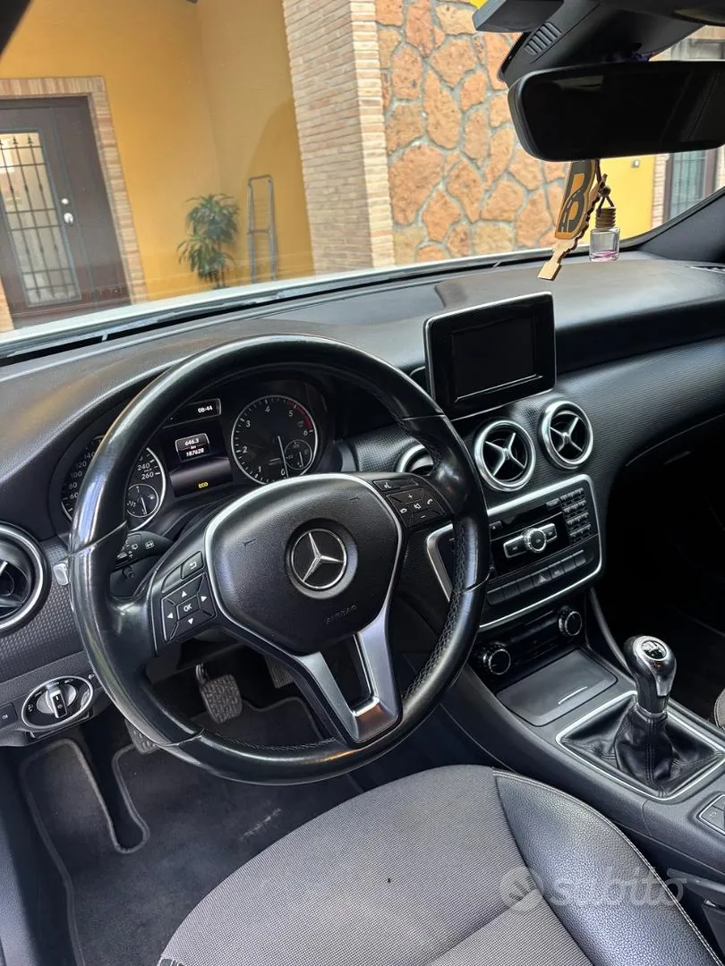 Mercedes-Benz A 2014 photo 4