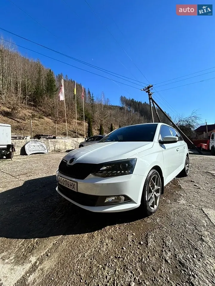 Skoda Fabia 2015 photo 2