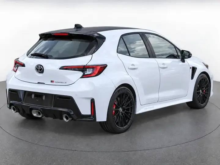Toyota Gr Corolla 2026 photo 4