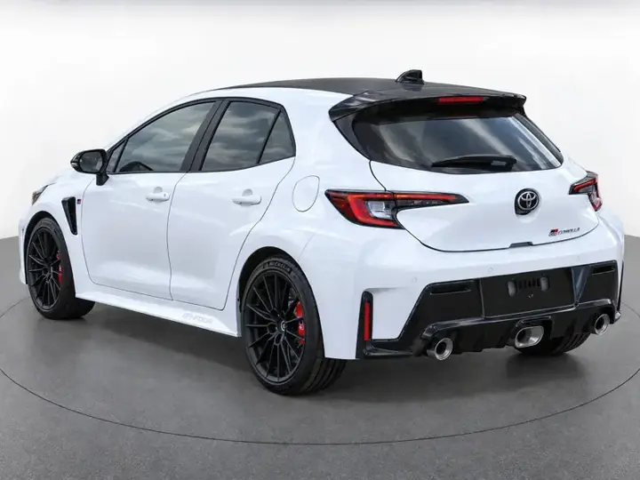 Toyota Gr Corolla 2026 photo 3