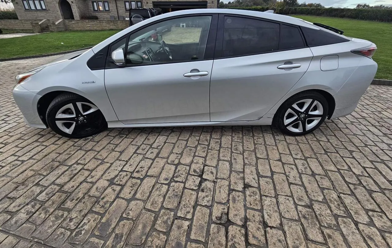 Toyota Prius 2019 photo 3
