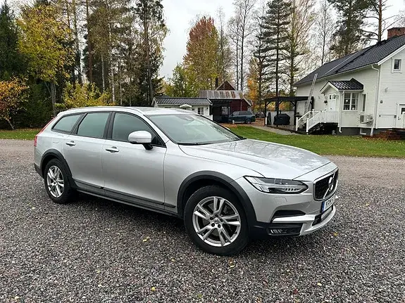 Volvo V90 Cross Country