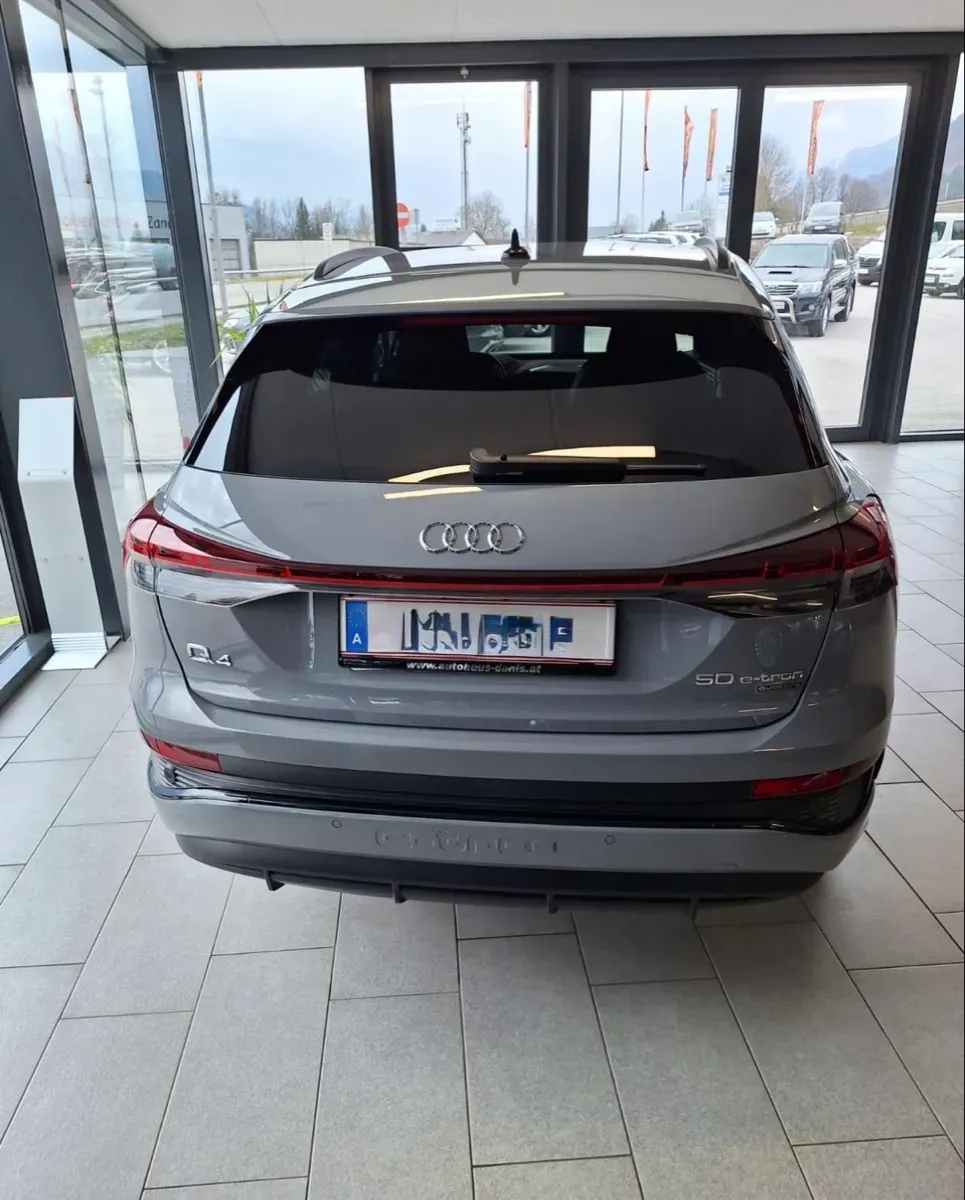 Audi Q4 2021 photo 3