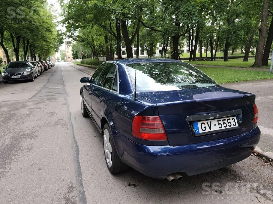 Audi A4 1999 photo 2