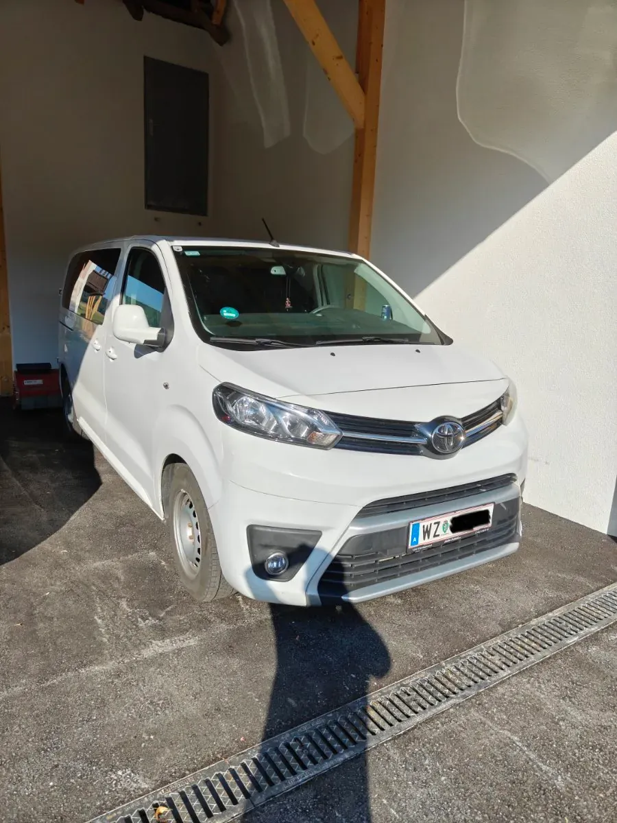 Toyota Proace Verso 2018 photo 2