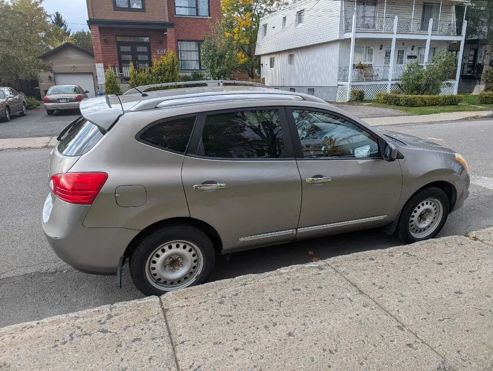 Nissan Rogue 2011 photo 2