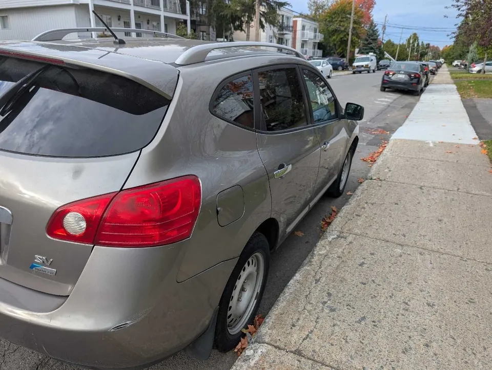 Nissan Rogue 2011 photo 3