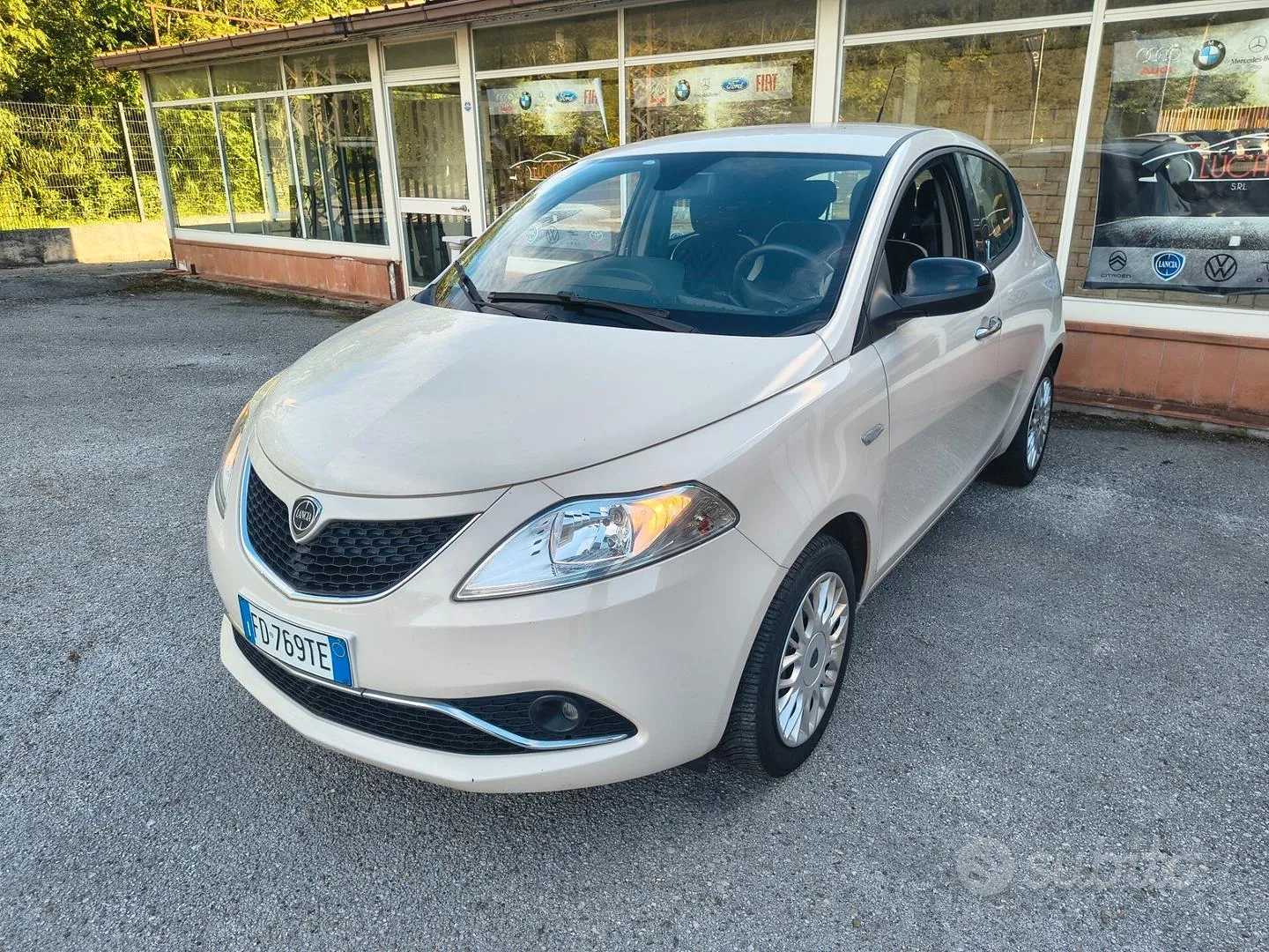Lancia Ypsilon