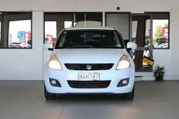 Suzuki Swift 2012 photo 3