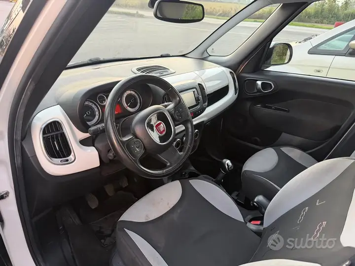 Fiat 500L 2013 photo 5