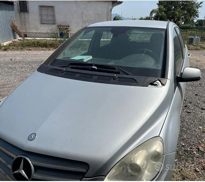 Mercedes-Benz B 2010 photo 3