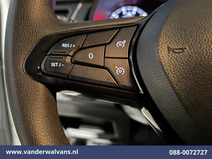 Renault Trafic 2023 photo 3