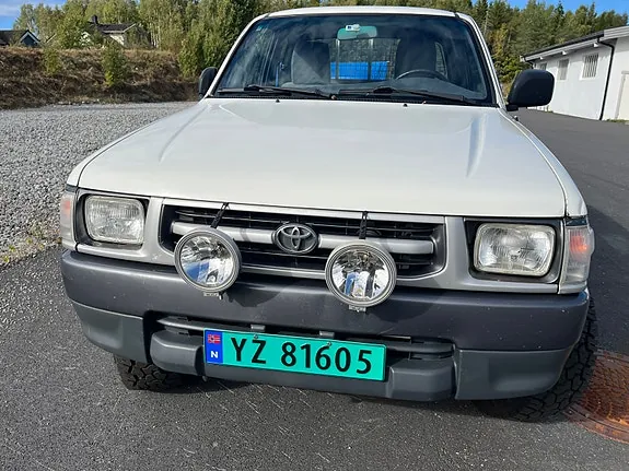 Toyota Hilux 2001 photo 3