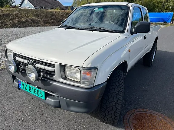 Toyota Hilux 2001 photo 2