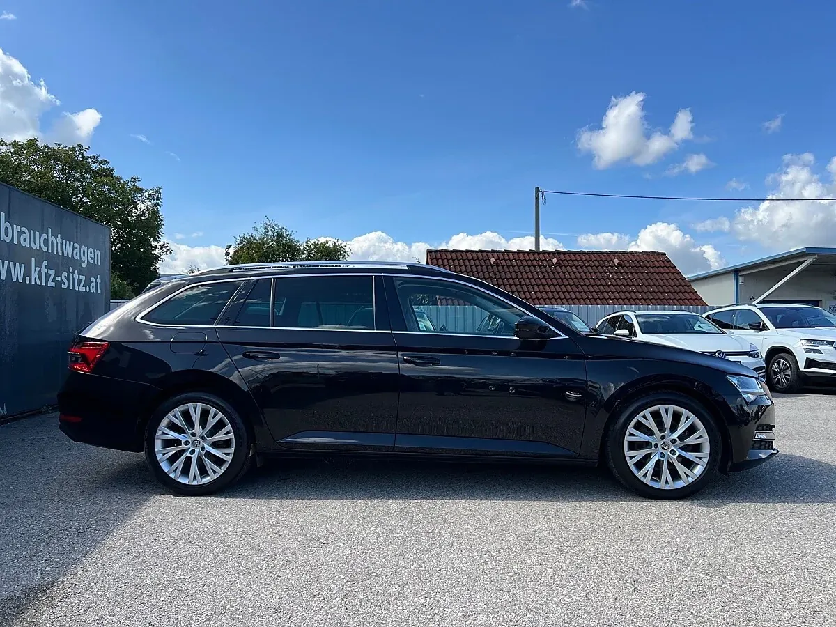Skoda Superb 2023 photo 2