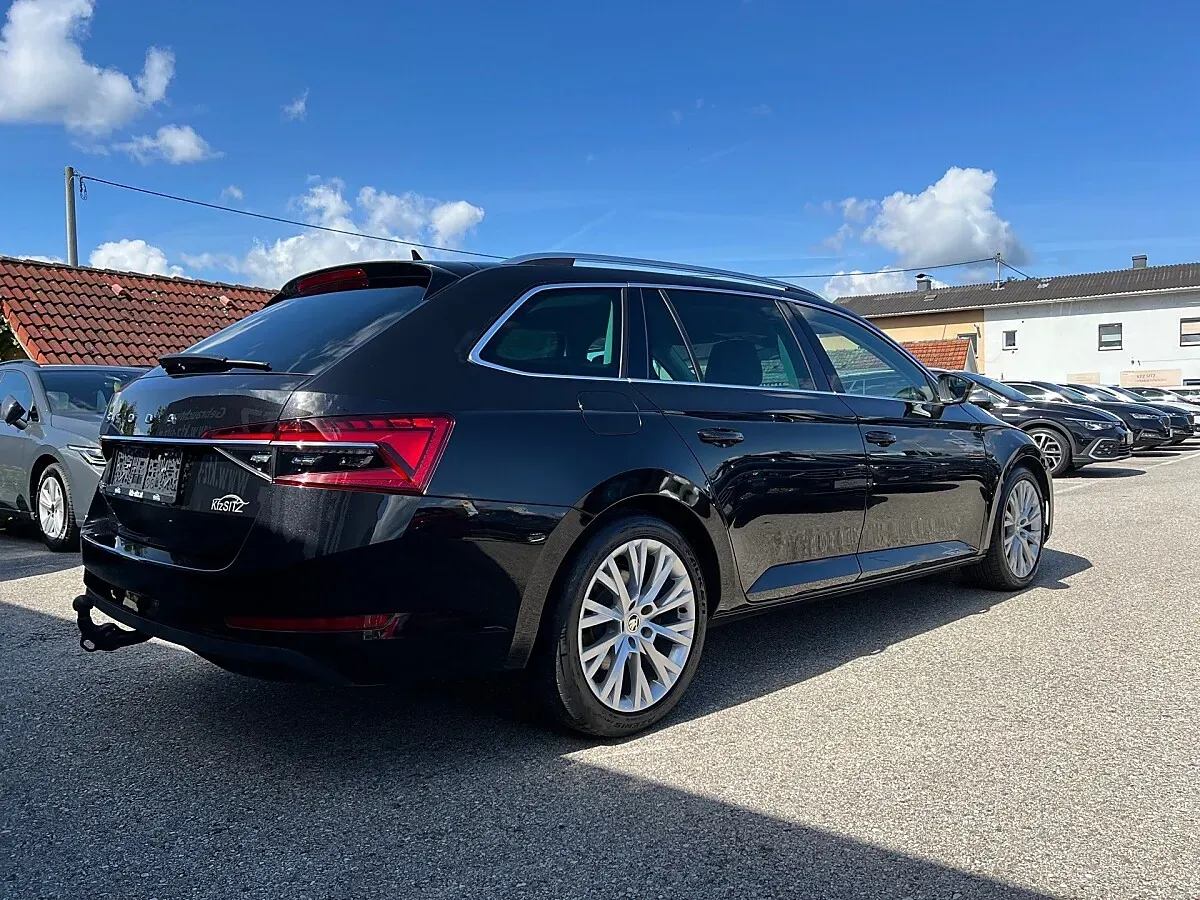 Skoda Superb 2023 photo 3