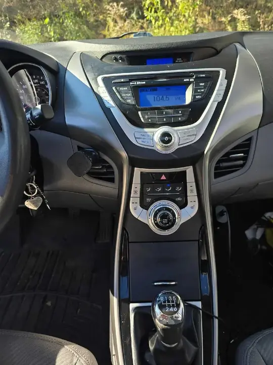 Hyundai Elantra 2012 photo 4