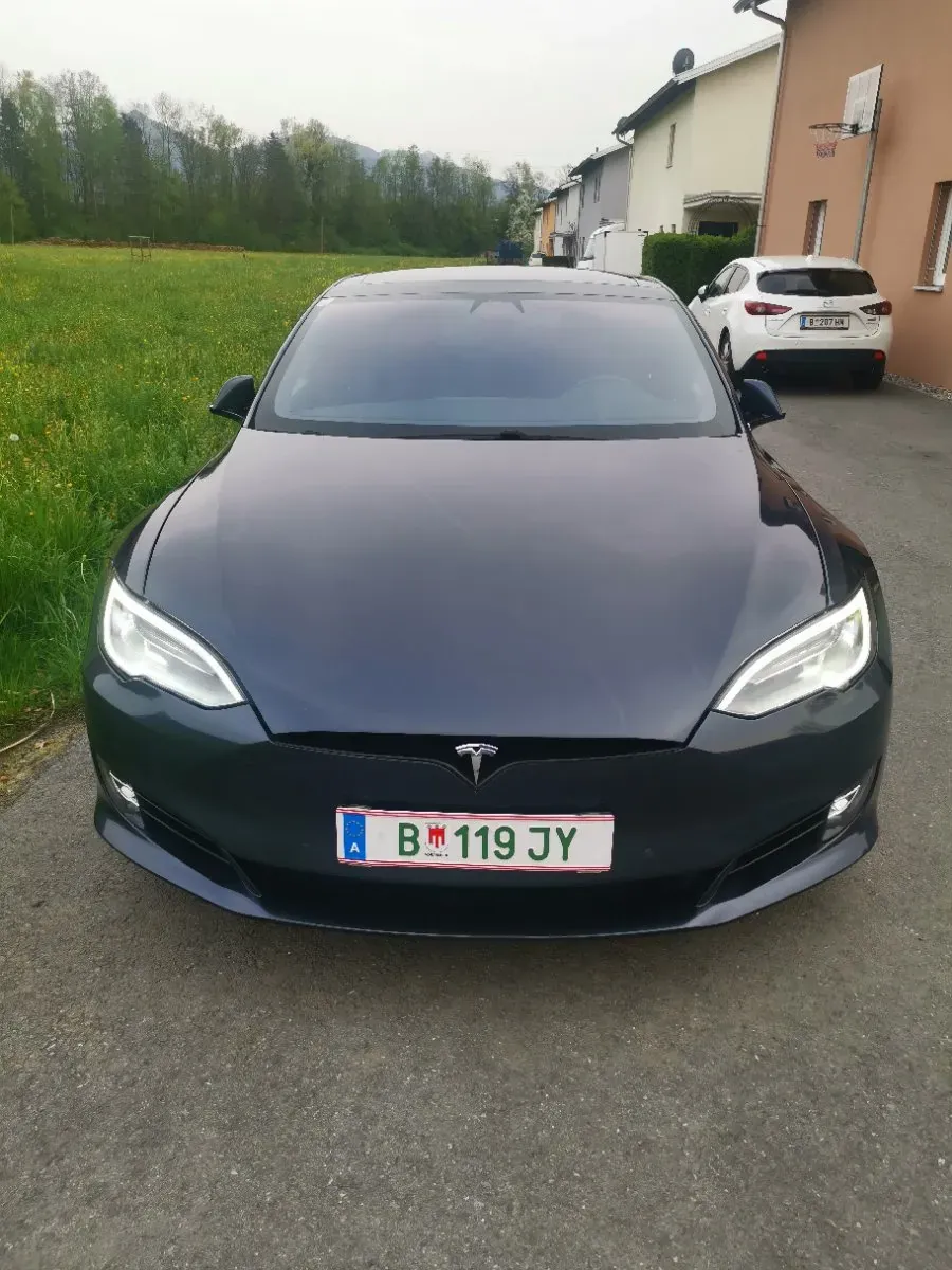 Tesla Model S 2017 photo 2