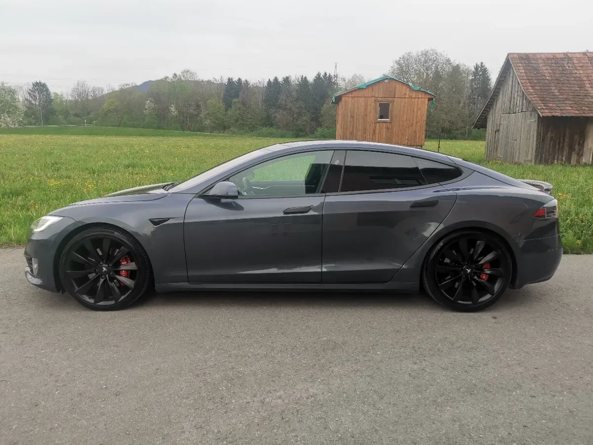 Tesla Model S 2017 photo 3