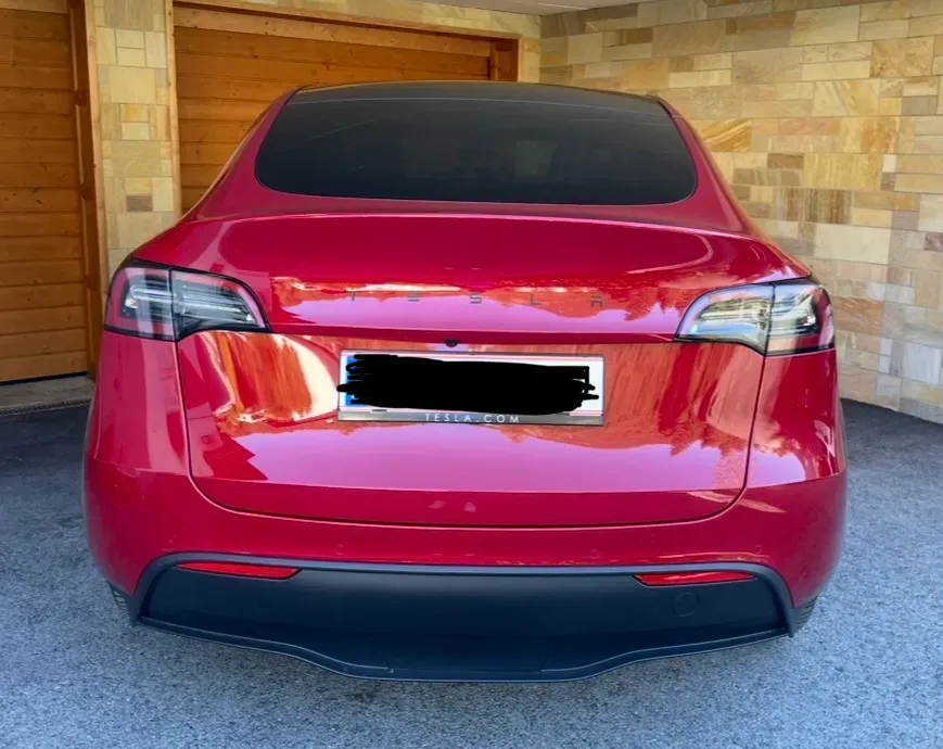 Tesla Model Y 2021 photo 2
