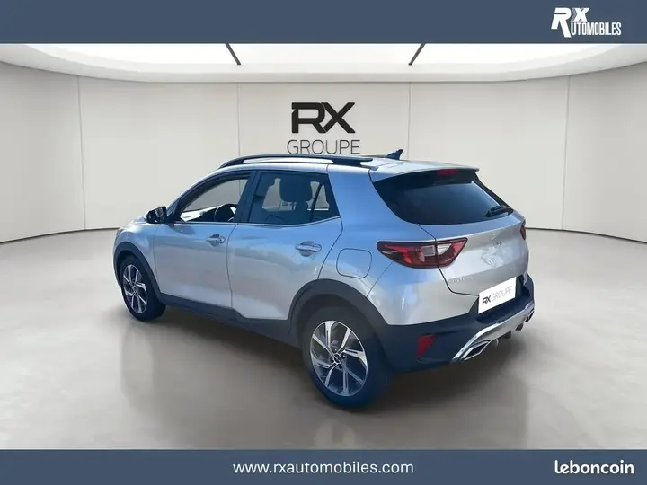 Kia Stonic 2023 photo 3