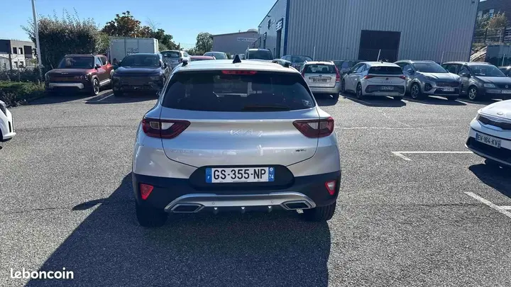 Kia Stonic 2023 photo 4