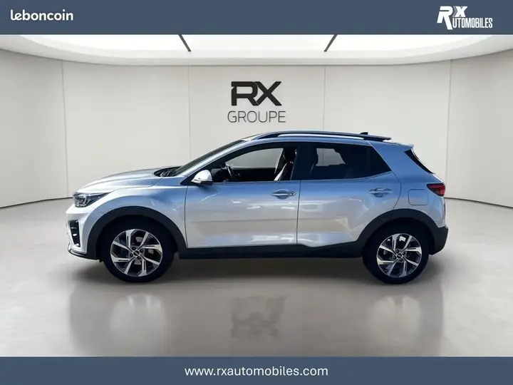 Kia Stonic 2023 photo 2