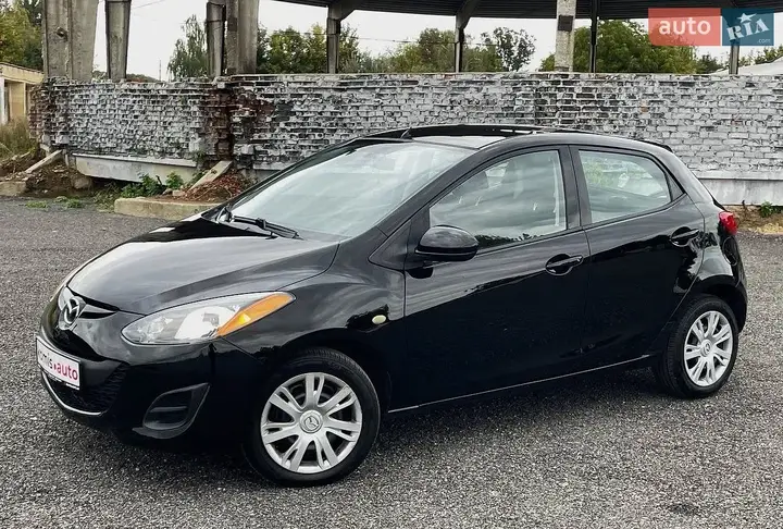Mazda Mazda2 2013 photo 5