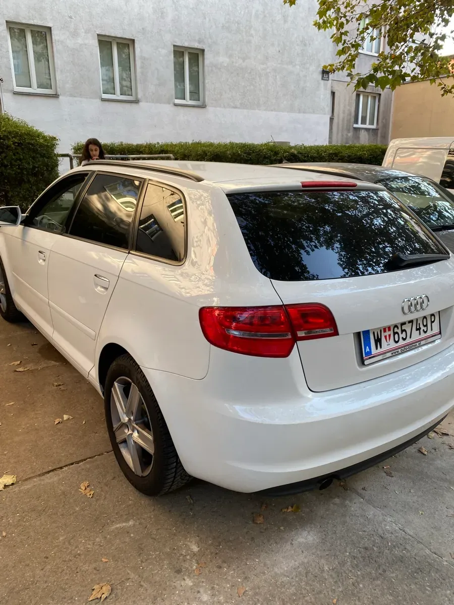 Audi A3 2011 photo 2
